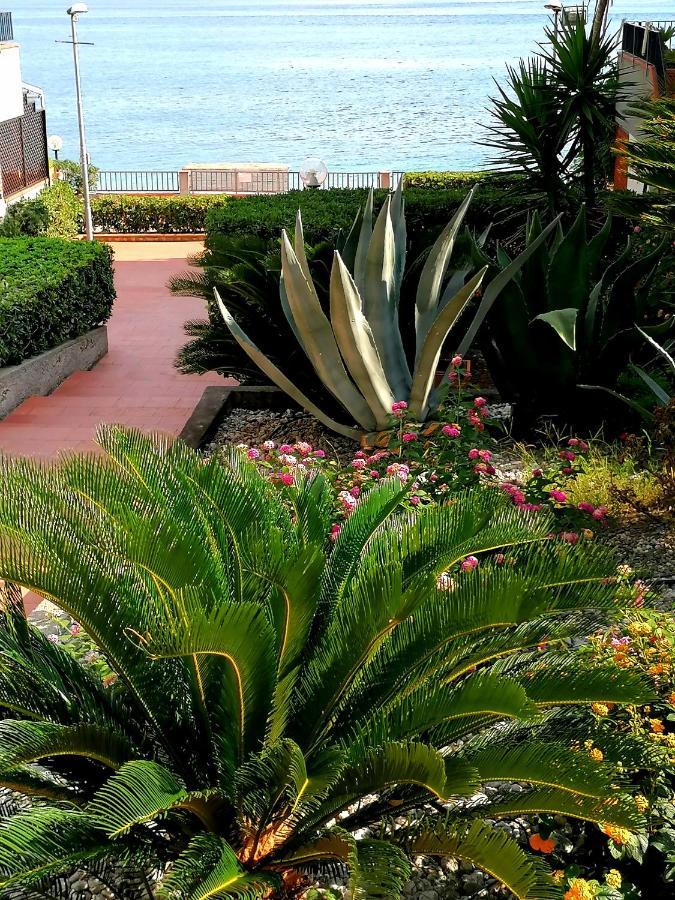 Oltremare Taormina Letojanni Apartment Exterior foto